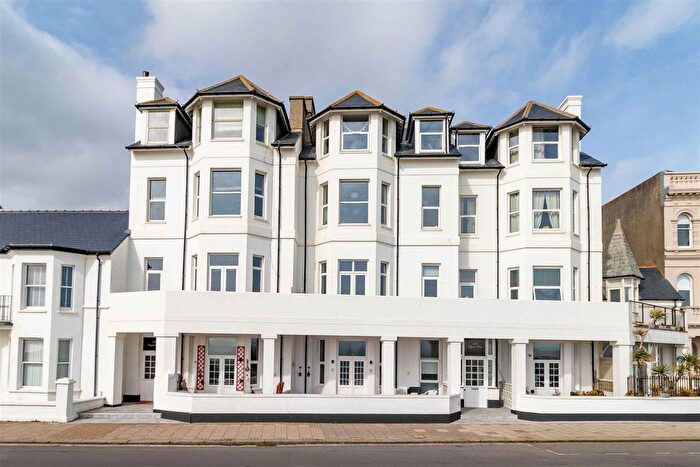 2 Bedroom Flat For Sale In Marine Parade, Worthing, BN11