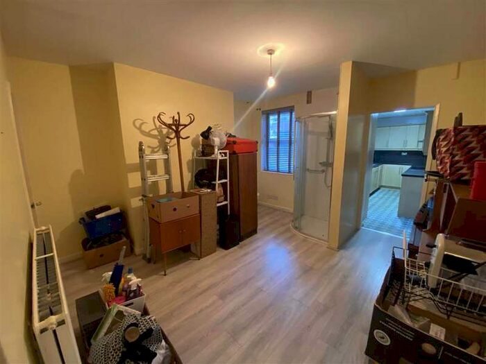 3 Bedroom Terraced House For Sale In Highfield Road, Salford, M6