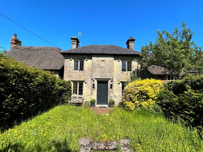 2 Bedroom Character Property For Sale In Church Walk, Motcombe, Shaftesbury, SP7