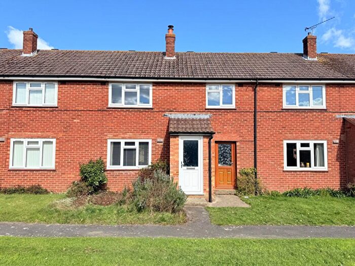 3 Bedroom Terraced House For Sale In Calshot Close, Calshot, Southampton, SO45