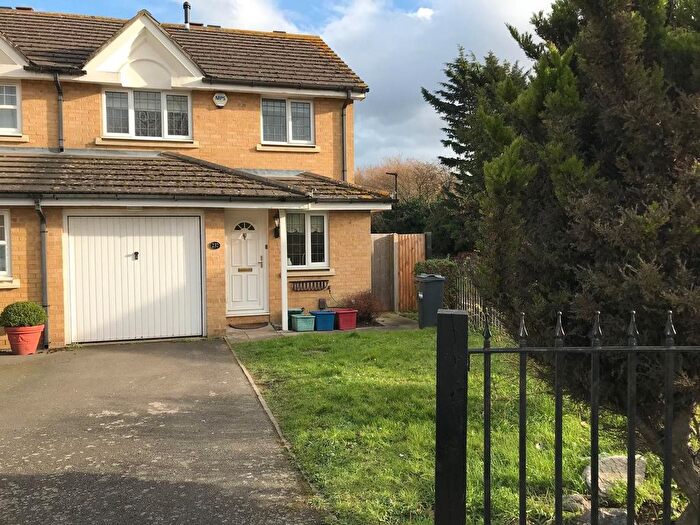 3 Bedroom Flat To Rent In Westmacott Drive, Feltham, TW14