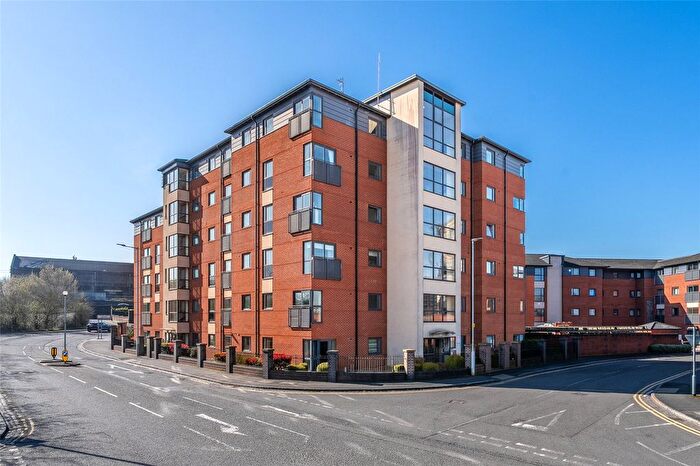 2 Bedroom Flat For Sale In Broad Gauge Way, City Centre, Wolverhampton, West Midlands, WV10