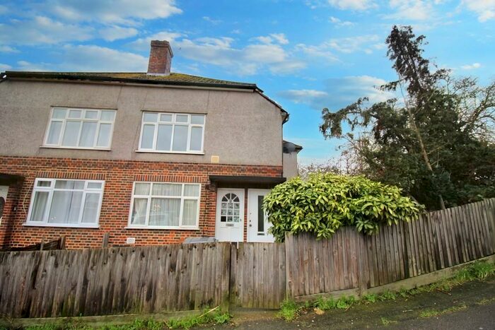 2 Bedroom Maisonette To Rent In Surbiton, KT5