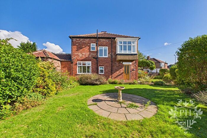 3 Bedroom Semi-Detached House For Sale In Lynwood Avenue, Middlesbrough, TS5