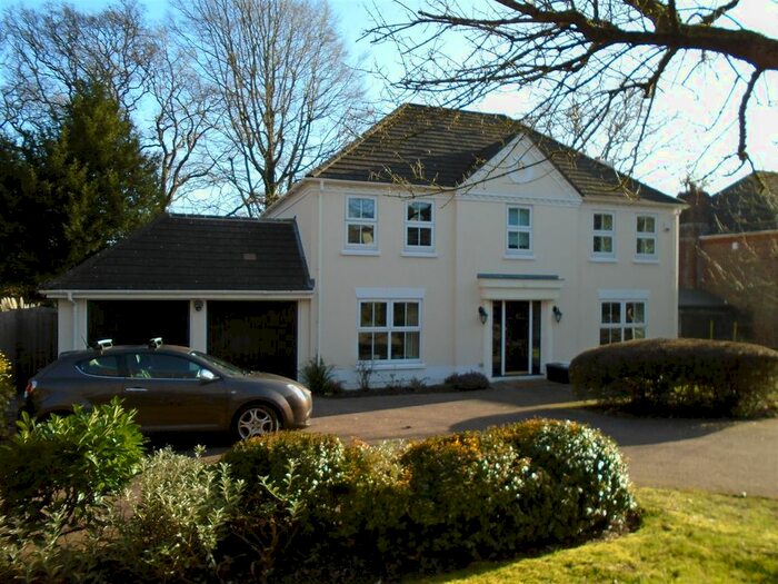 5 Bedroom Detached House To Rent In Stile Gardens, Haslemere, GU27