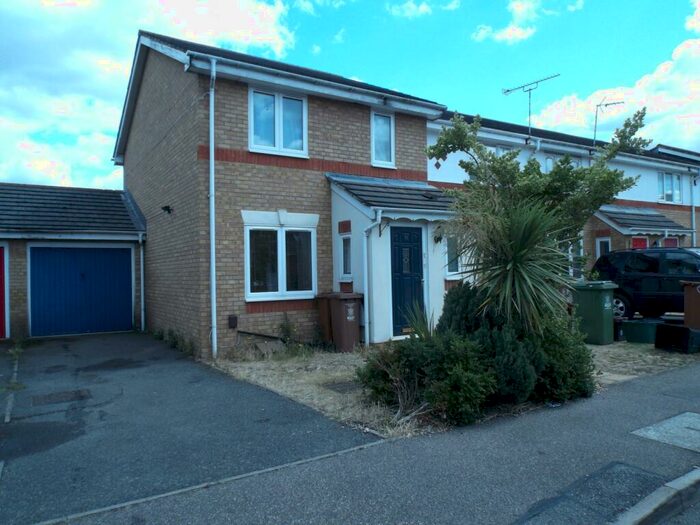 3 Bedroom House To Rent In Sandpiper Drive, Erith, Kent, DA8