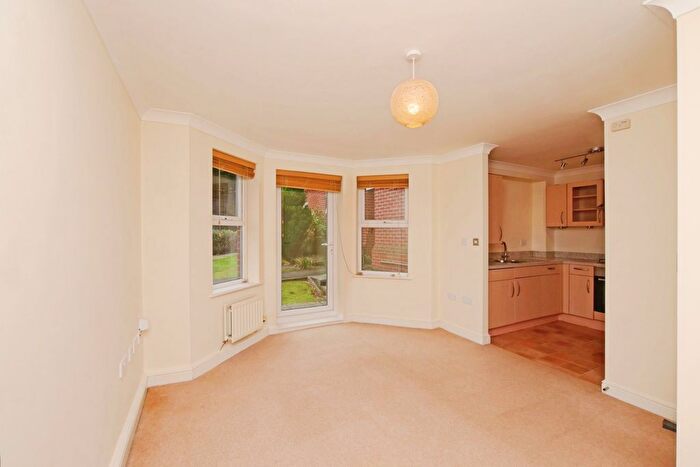 2 Bedroom Flat For Sale In Tadcaster Road, York, YO24