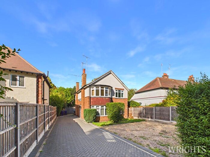 2 Bedroom Ground Maisonette For Sale In London Road, Knebworth, SG3