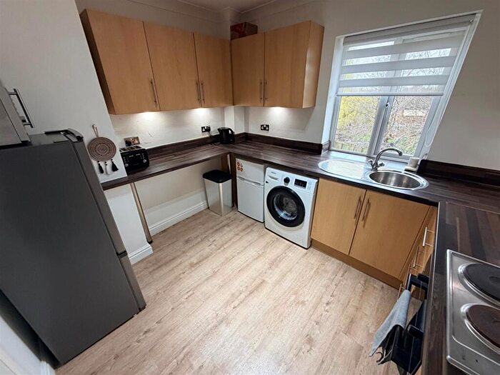 2 Bedroom Flat To Rent In Priors Road, Cheltenham, GL52