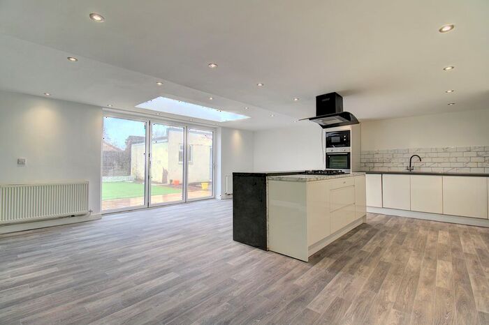 4 Bedroom Detached House For Sale In Hatherton Street, Cheslyn Hay, Walsall, WS6