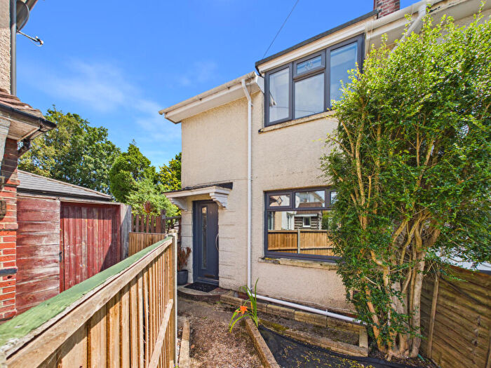 3 Bedroom End Of Terrace House For Sale In Butts Close, Sholing, SO19