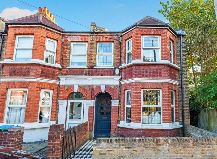 4 Bedroom Semi-Detached House To Rent In Vambery Road, London, SE18
