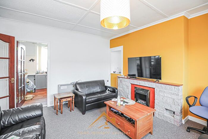2 Bedroom Flat For Sale In E Pine Street, Greenock, PA15