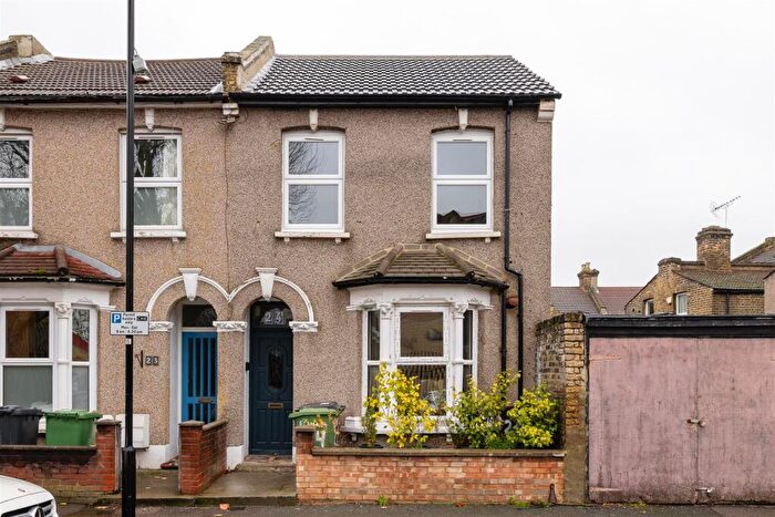 1 Bedroom Flat For Sale In Elsham Road, Leytonstone, E11