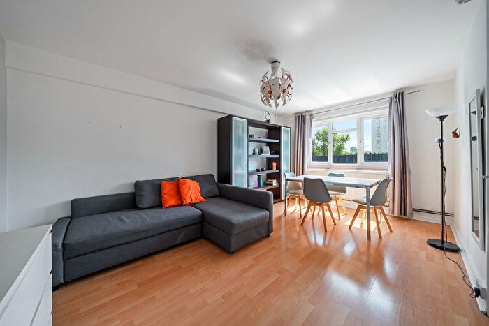 2 Bedroom Flat For Sale In Shiraj Tower, Commercial Road, London, E1