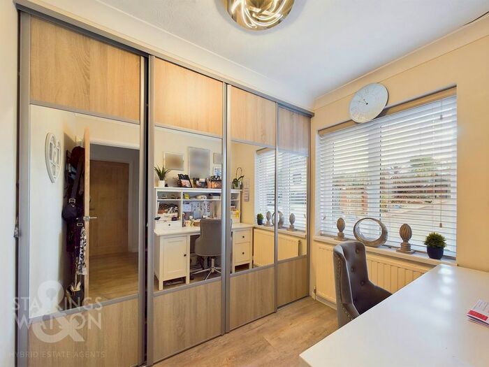 5 Bedroom Link Detached House For Sale In Gurney Road, New Costessey, Norwich, NR5