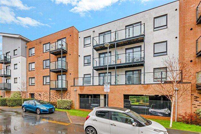 1 Bedroom Flat For Sale In Creek Mill Way, Dartford, Kent, DA1