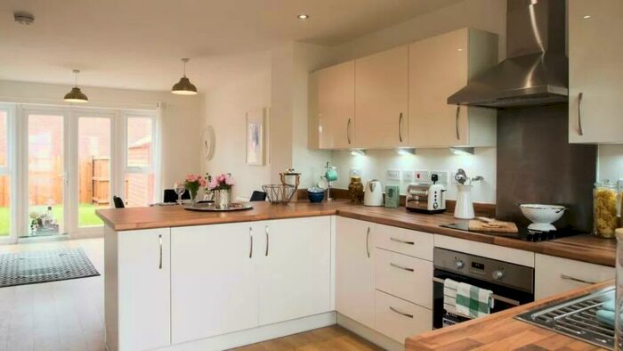 2 Bedroom Semi-Detached House To Rent In Collingham Crescent, Nottingham, NG5