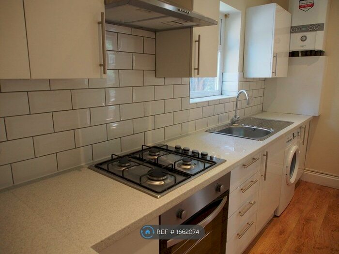 Studio To Rent In Osborne Road, Levenshulme, M19