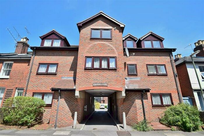 1 Bedroom Flat To Rent In Winchester City Centre, SO23