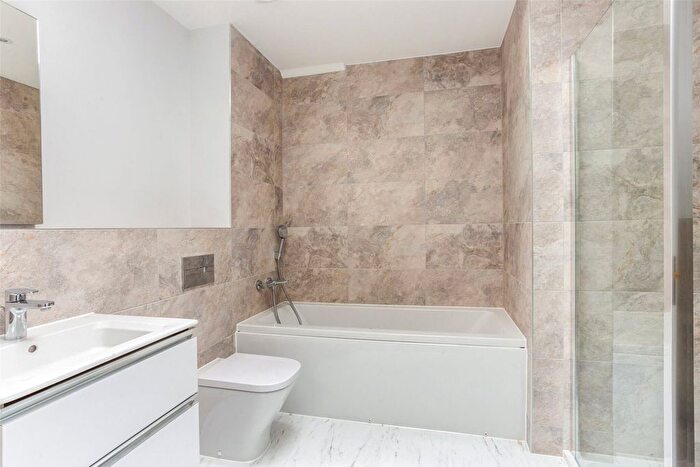 4 Bedroom Detached House For Sale In Long Hill Road, Ascot, Berkshire, SL5