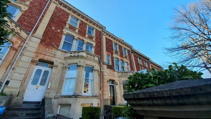 2 Bedroom Flat To Rent In Hanbury Road, Clifton, Bristol, BS8