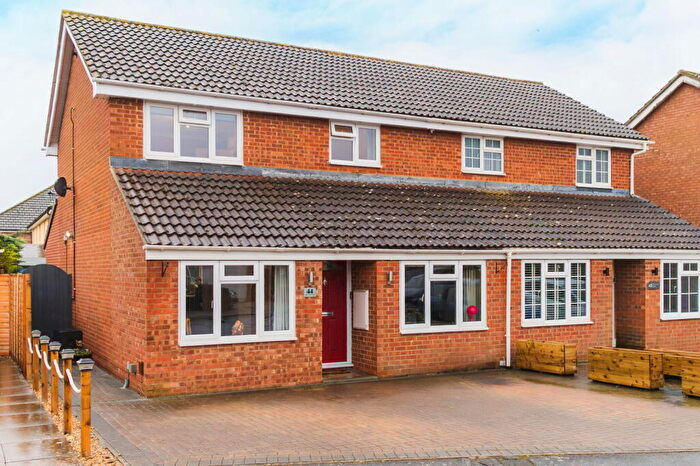 4 Bedroom Semi-Detached House For Sale In Barrowby Gate, Stratton, Swindon, SN3