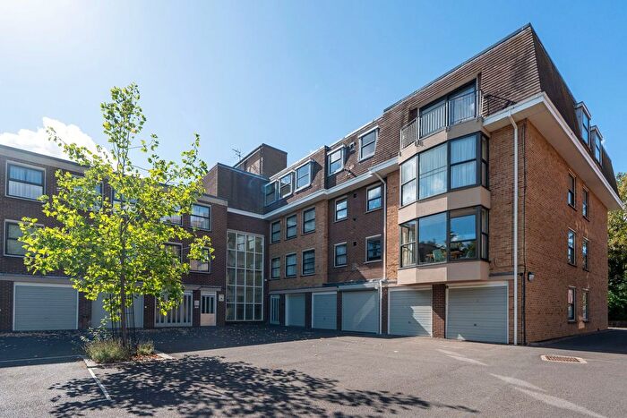 2 Bedroom Flat For Sale In Banbury Road, Murray Court, OX2
