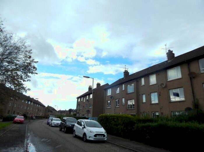 2 Bedroom Flat To Rent In Kemnay Gardens, Dundee, DD4