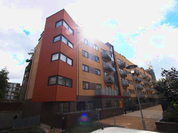1 Bedroom Flat To Rent In Oakleigh Court, Murray Grove, Islington, N1