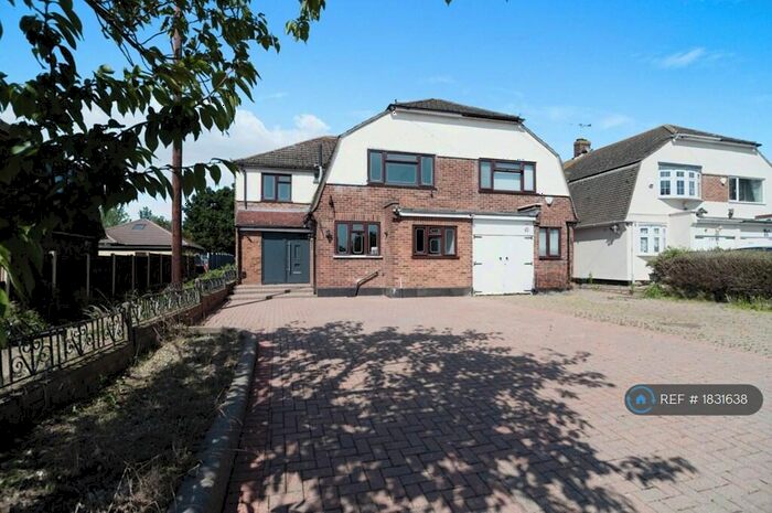 4 Bedroom Semi-Detached House To Rent In Keats Avenue, Romford, RM3