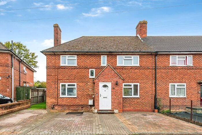4 Bedroom Semi-Detached House For Sale In Spencer Crescent, Oxford, OX4