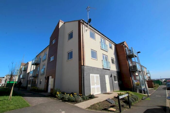 2 Bedroom Flat To Rent In Eighteen Acre Drive, Patchway, Bristol, BS34