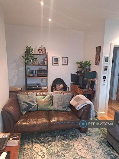 2 Bedroom Flat To Rent In Sackville Road, Hove, BN3