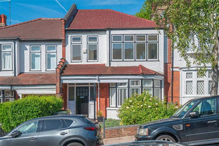 3 Bedroom House For Sale In Linden Road, London, N10