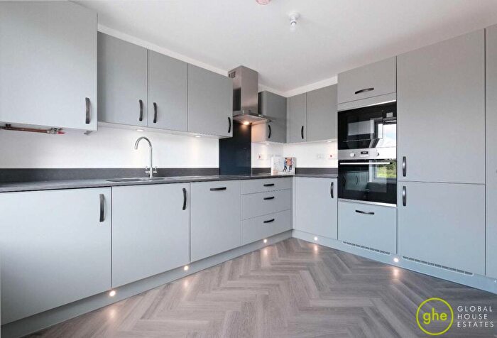 3 Bedroom Semi-Detached House To Rent In Thread Close, Middleton, Manchester, M24