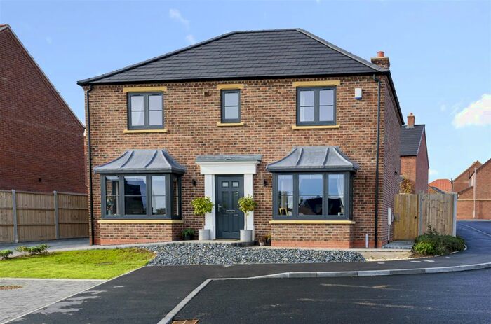 4 Bedroom Detached House For Sale In Buttercup Lane, Louth, LN11