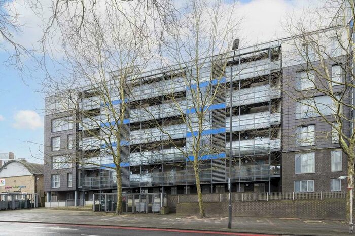 2 Bedroom Flat To Rent In Streatham Place, London, SW2