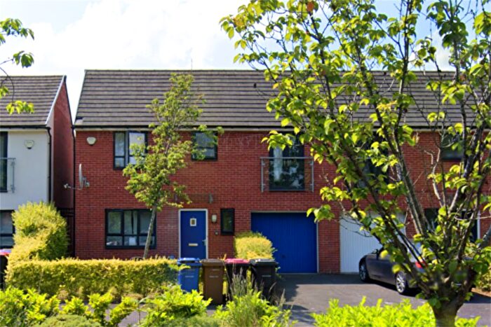 3 Bedroom Semi-Detached House To Rent In Sussex Street, M7