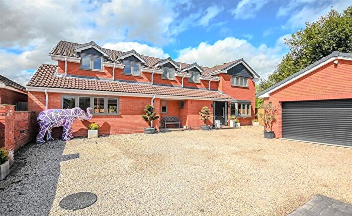 5 Bedroom Detached House For Sale In Vicarage Croft, Kings Bromley, DE13