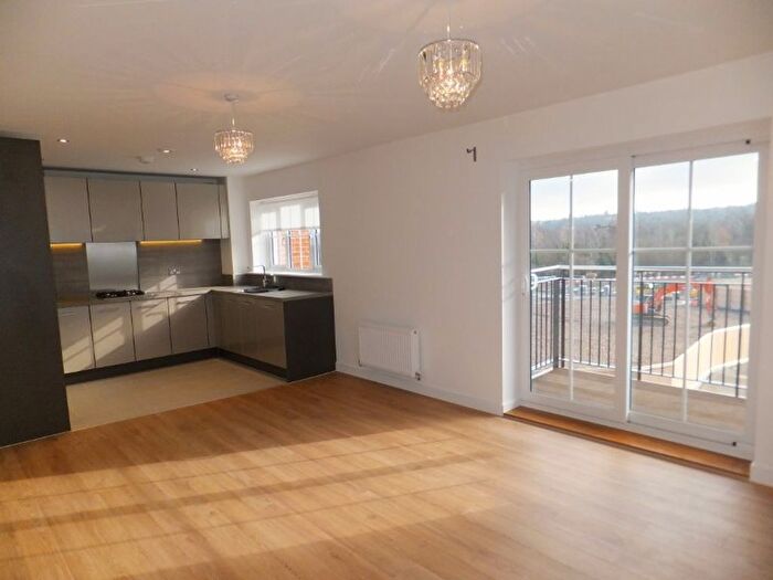 2 Bedroom Flat To Rent In Eden Road, Dunton Green, TN14