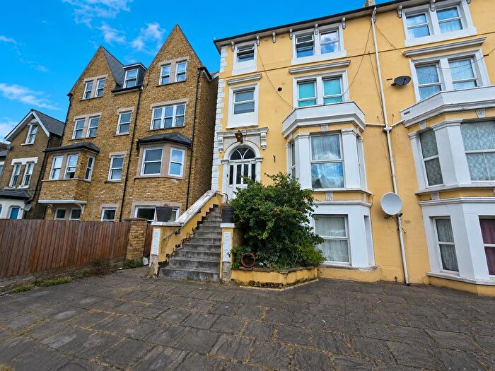 1 Bedroom Flat To Rent In Croydon Road, London, SE20