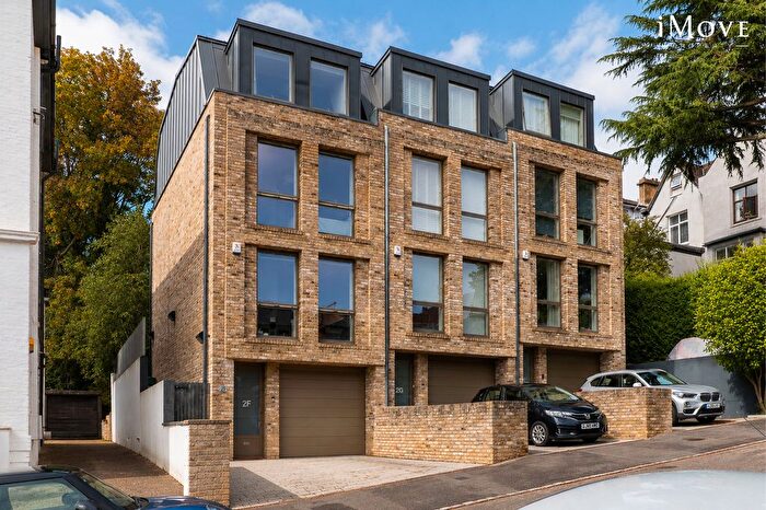 4 Bedroom Town House For Sale In Cintra Park, London, SE19