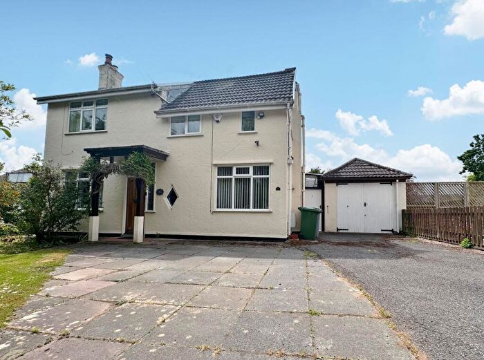 3 Bedroom Detached House For Sale In Kingsway, Heswall, CH60