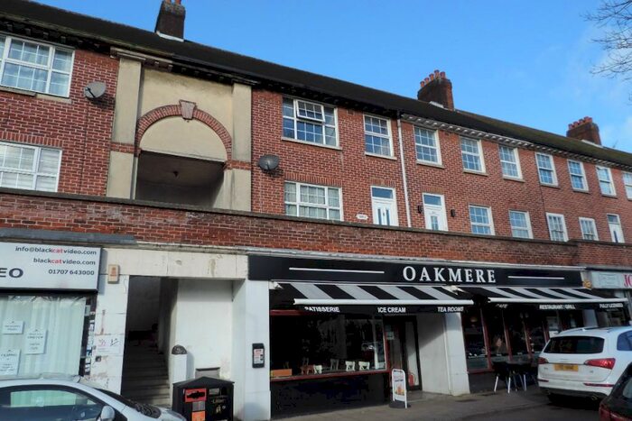 4 Bedroom Flat To Rent In High Street, Potters Bar, Hertfordshire, EN6