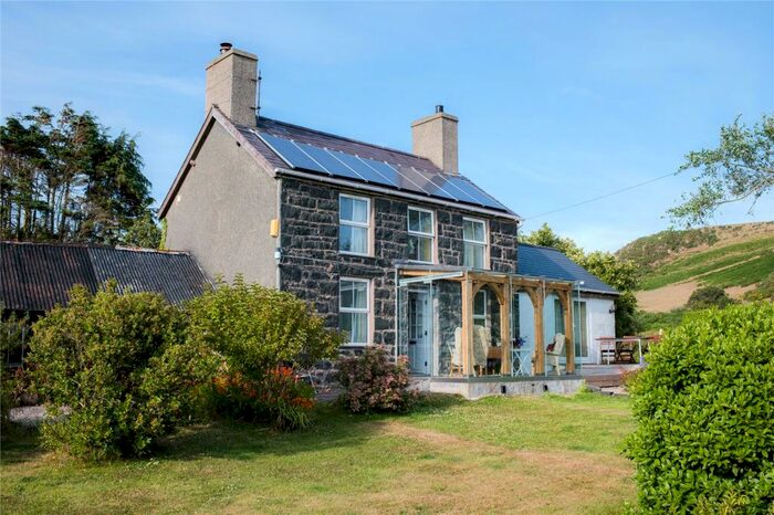 4 Bedroom Detached House For Sale In Llaniestyn, Gwynedd, LL53