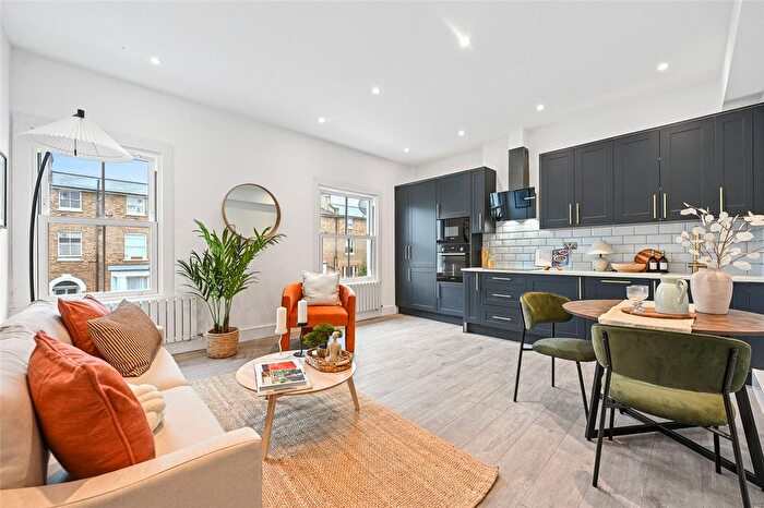 3 Bedroom Flat For Sale In Adelaide Grove, London, W12