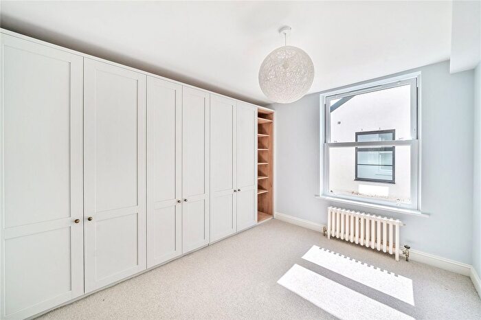 1 Bedroom Flat For Sale In Church Road, Teddington, TW11