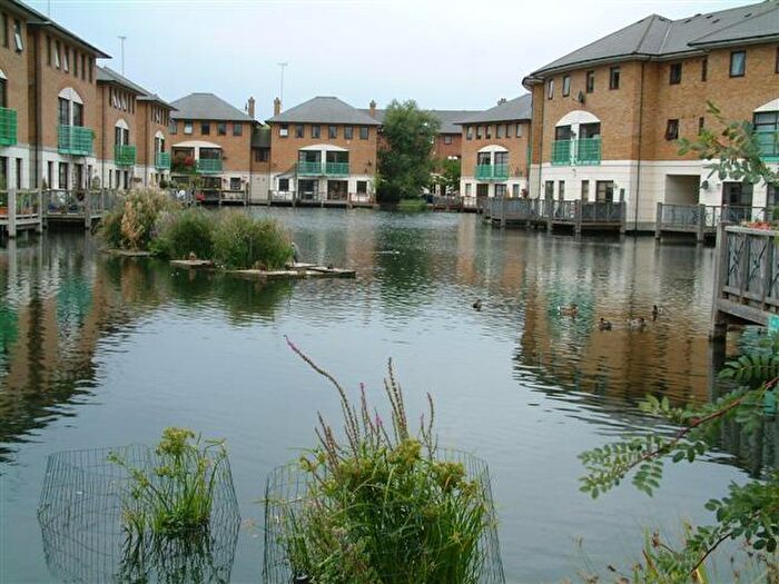 2 Bedroom Apartment To Rent In Plover Way, London, Greater London, SE16