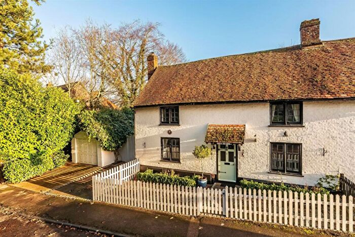 3 Bedroom Semi Detached House For Sale In Leatherhead Road, Great Bookham, KT23